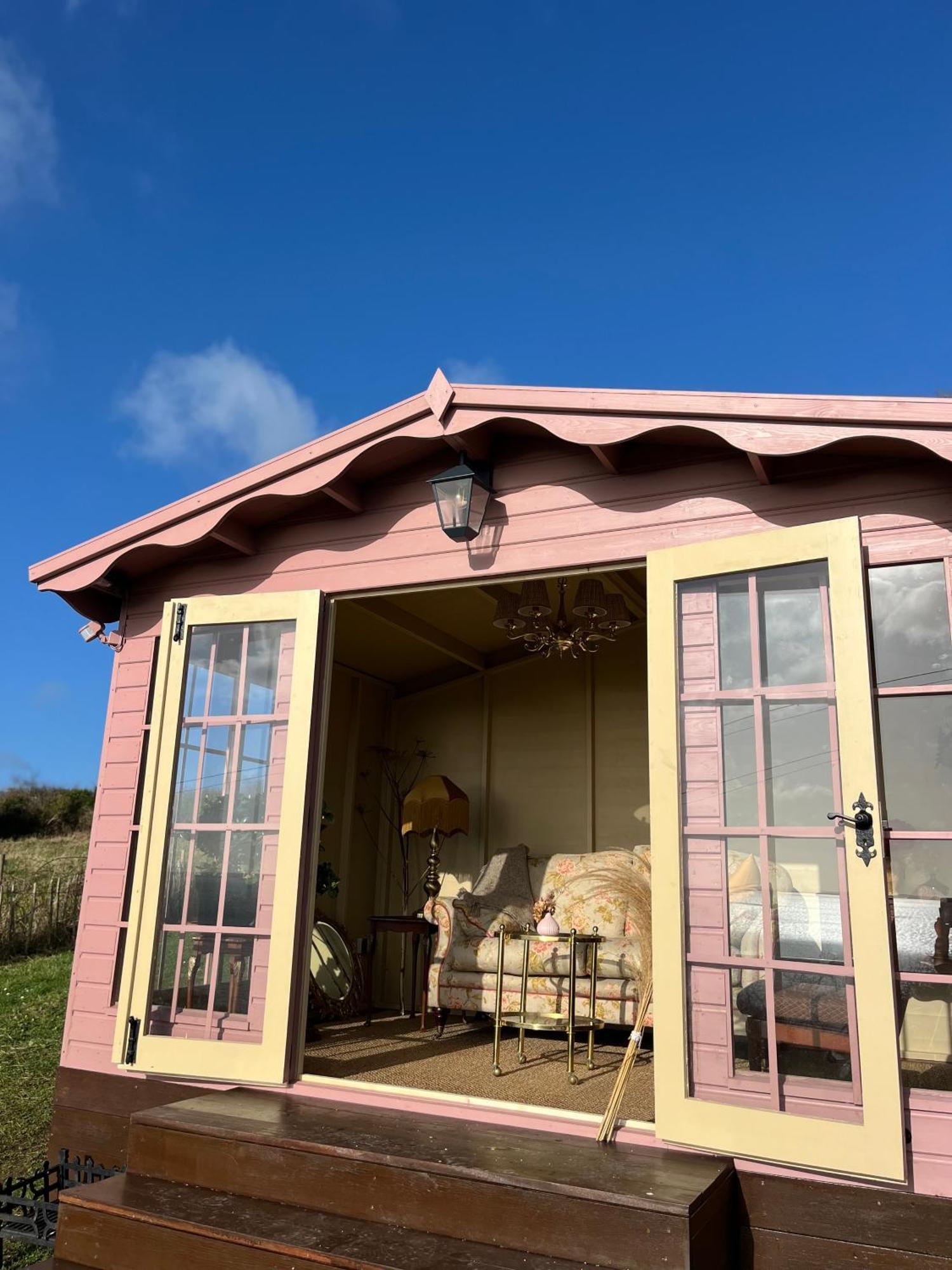 The Pink Cottage Upstairs Suite & Garden Summer Room Whitehead Exterior photo