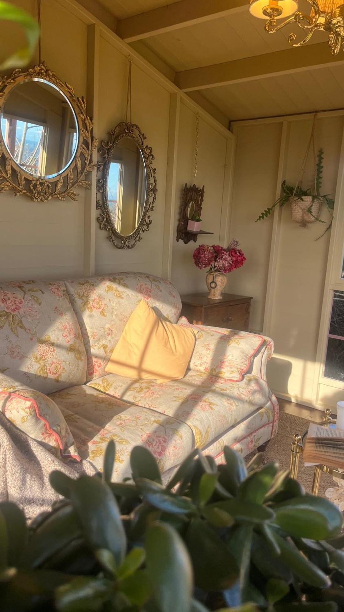 The Pink Cottage Upstairs Suite & Garden Summer Room Whitehead Exterior photo