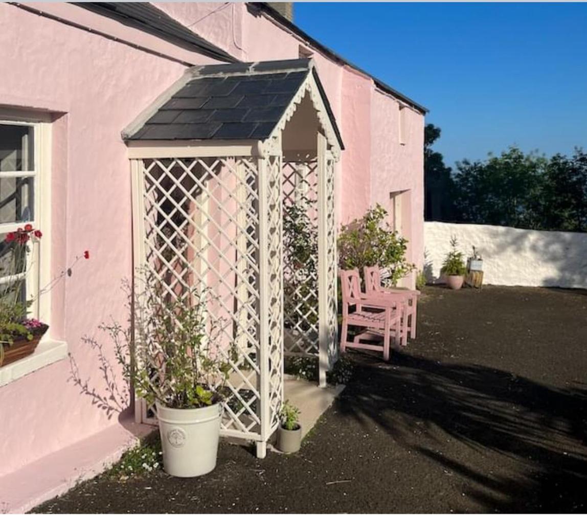 The Pink Cottage Upstairs Suite & Garden Summer Room Whitehead Exterior photo